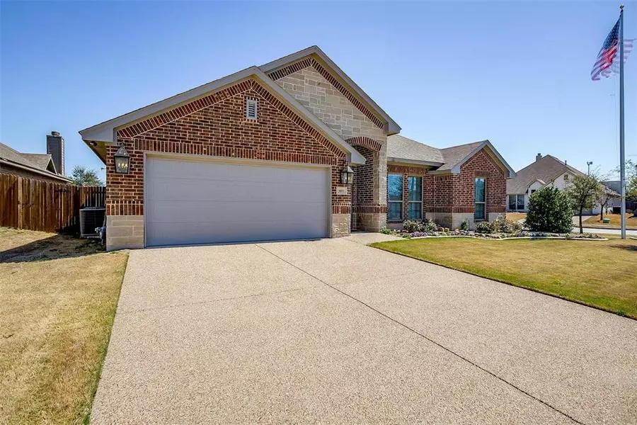6829 Canyon Rock, Benbrook, TX 76126