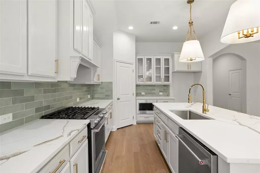 306 Blue Stem Lane, Aledo, TX 76008