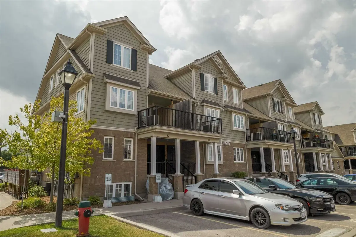 Guelph, ON N1E 0K4,15 Carere CRES #36B