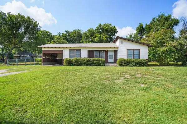 Springtown, TX 76082,321 W Highway 199