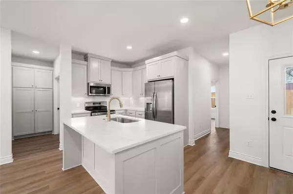 Valley Mills, TX 76689,305 Live Oak Trail