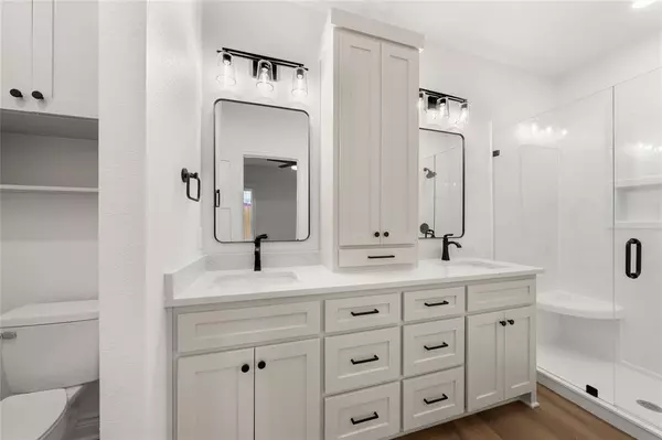 Valley Mills, TX 76689,305 Live Oak Trail