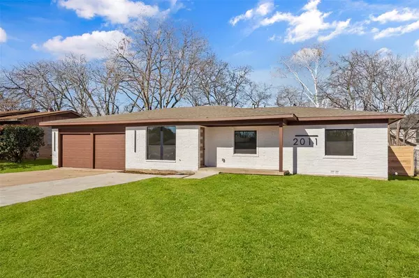 Arlington, TX 76010,2011 E Park Row Drive