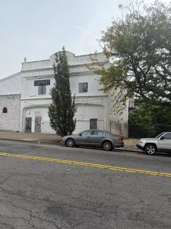 772 Dr Martin Luther King J, Newark City, NJ 07102