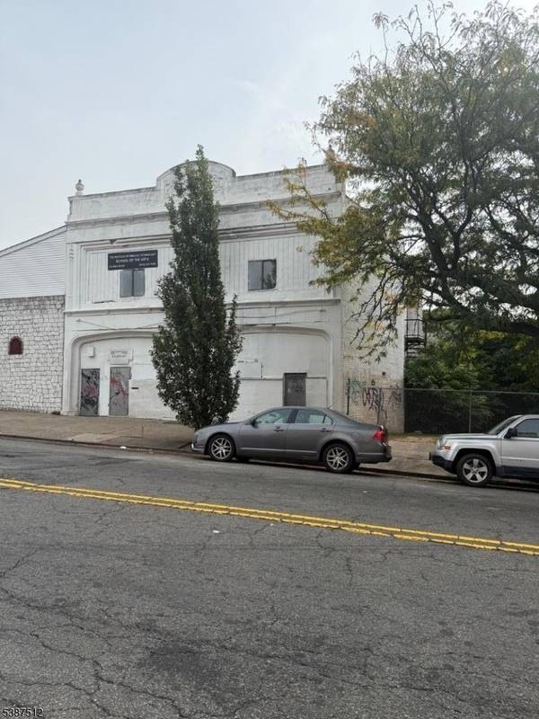 772 Dr Martin Luther King J, Newark City, NJ 07102