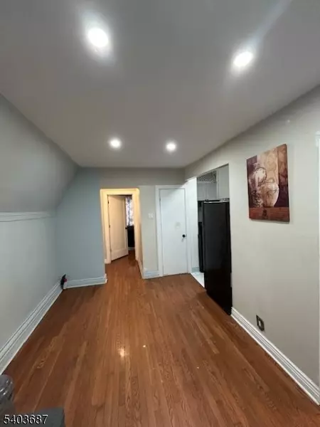 Newark City, NJ 07112,371 Seymour Ave