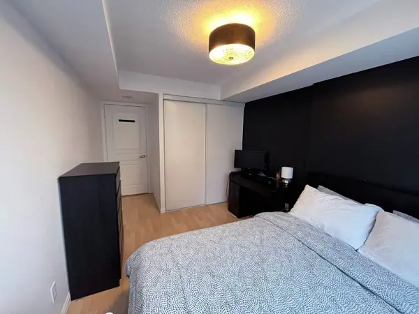 Toronto C01, ON M5H 4E9,140 Simcoe ST #1406