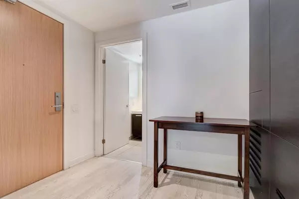 Toronto C01, ON M5V 0H1,38 Stewart ST #308