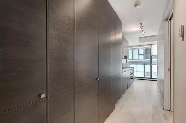 Toronto C01, ON M5V 0H1,38 Stewart ST #308