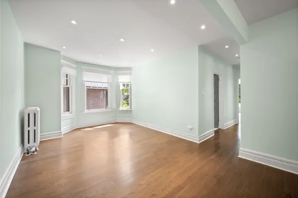 Toronto C09, ON M4W 3A3,18 Castle Frank CRES #Second