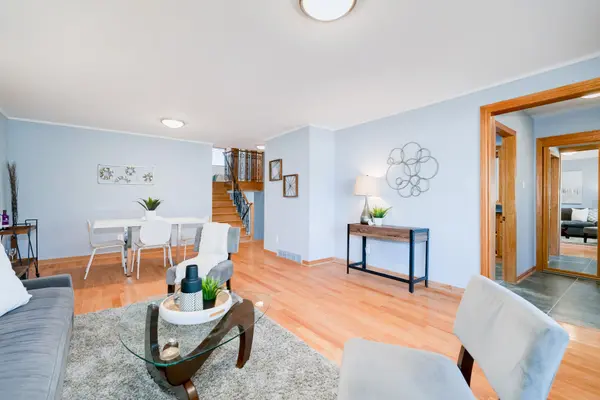 Toronto C15, ON M2J 2K1,15 Prattley DR