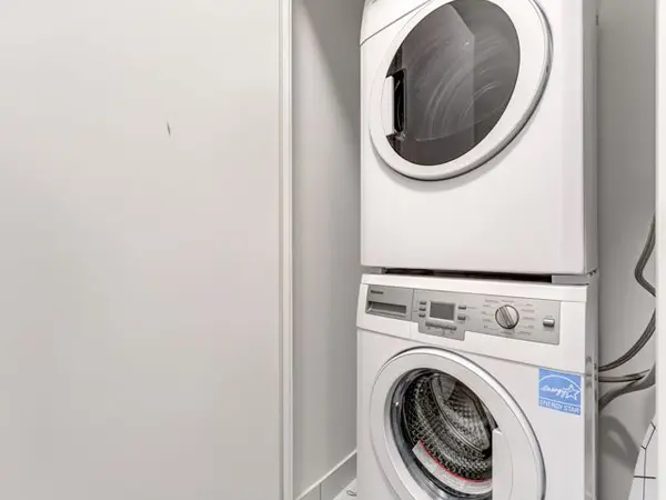 Toronto C15, ON M2J 0E2,52 Forest Manor RD #605