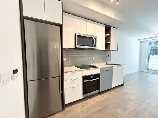 Toronto C01, ON M5V 1Y6,543 Richmond ST W #331