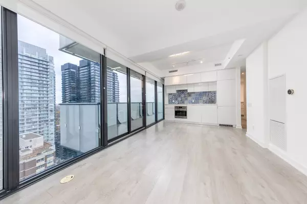 Toronto C10, ON M4P 0C6,185 Roehampton AVE #2103