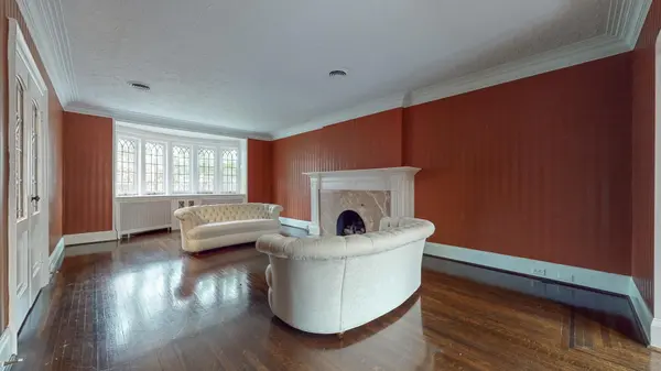 Toronto C03, ON M5P 3C5,312 Glenayr RD