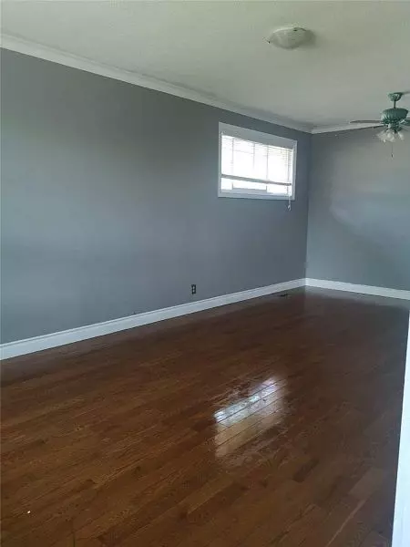 Toronto E08, ON M1J 1Z7,19 Savarin ST