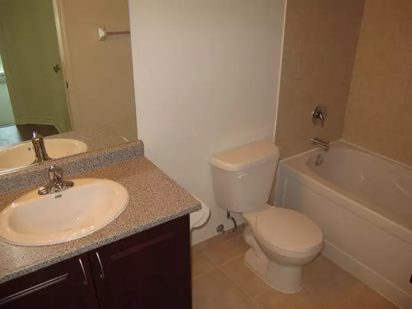 Toronto E09, ON M1H 0A2,88 Grangeway AVE #1001