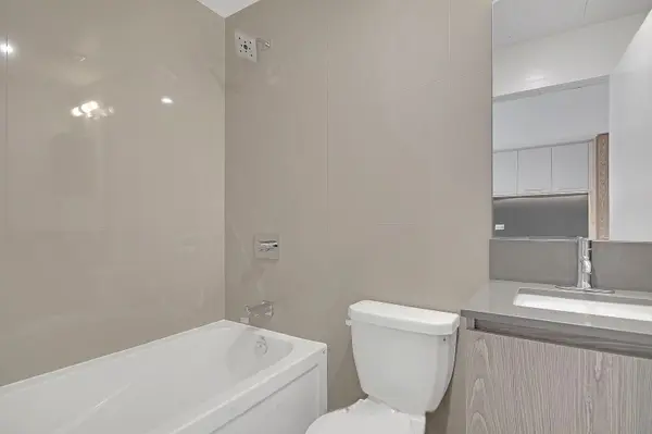 Toronto E01, ON M4M 0H1,45 Baseball PL #606