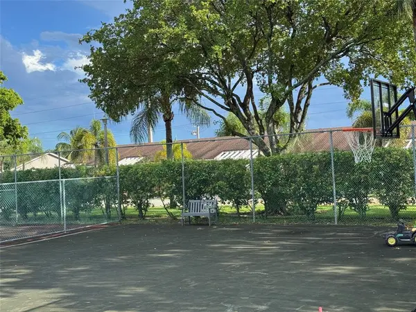 Deerfield Beach, FL 33064,5161 NW 11th Ln #5161