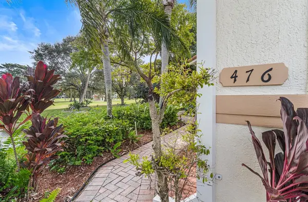 Pompano Beach, FL 33069,476 W PALM AIRE DR