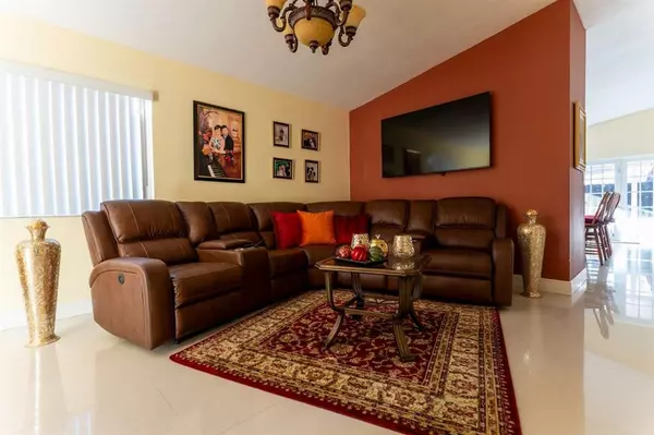 Hialeah, FL 33018,8927 NW 111th Ter