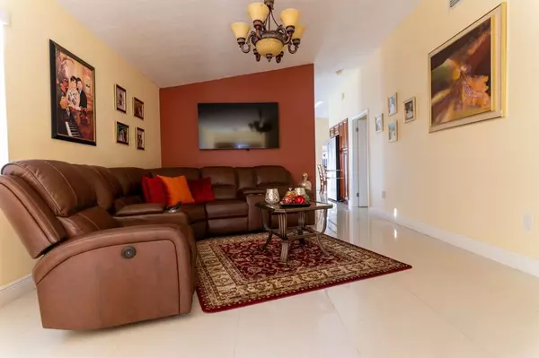 Hialeah, FL 33018,8927 NW 111th Ter