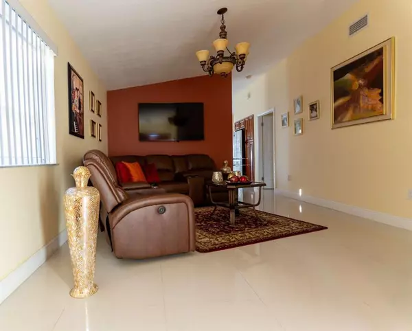 Hialeah, FL 33018,8927 NW 111th Ter