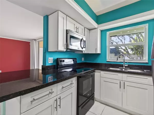 Coral Springs, FL 33065,8400 W Sample Rd #203