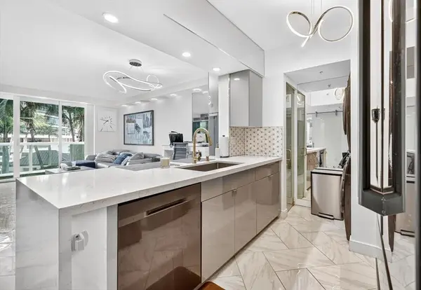 Fort Lauderdale, FL 33301,347 N New River Dr E #807