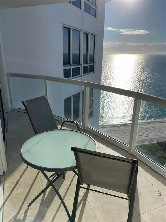 Miami Beach, FL 33141,6365 Collins Avenue Unit #1904