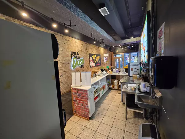 Bradford West Gwillimbury, ON L3Z 2B2,16 Holland ST