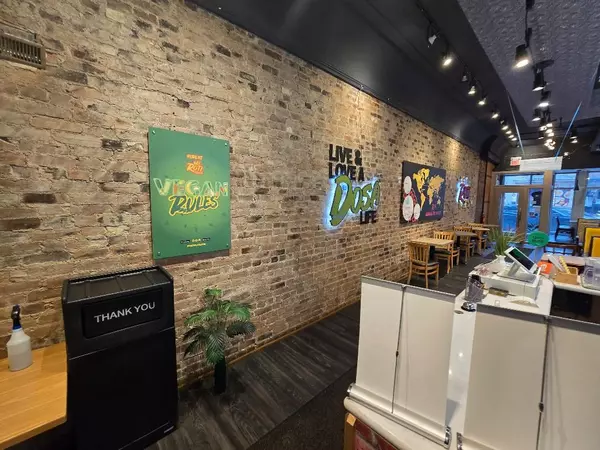 Bradford West Gwillimbury, ON L3Z 2B2,16 Holland ST