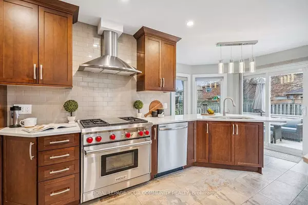 16 Grasett CRES, Barrie, ON L4N 6Z8