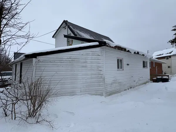 Temiskaming Shores, ON P0J 1P0,86 Dymond CRES