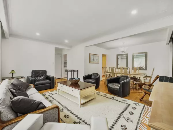 Oakville, ON L6J 2W2,1169 Cynthia LN