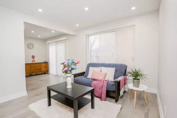 Brampton, ON L6S 1N9,15 Heatherside CT