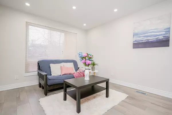 Brampton, ON L6S 1N9,15 Heatherside CT