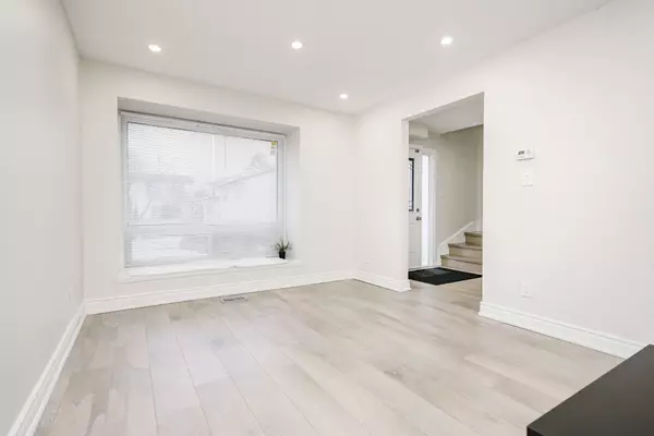 Brampton, ON L6S 1N9,15 Heatherside CT