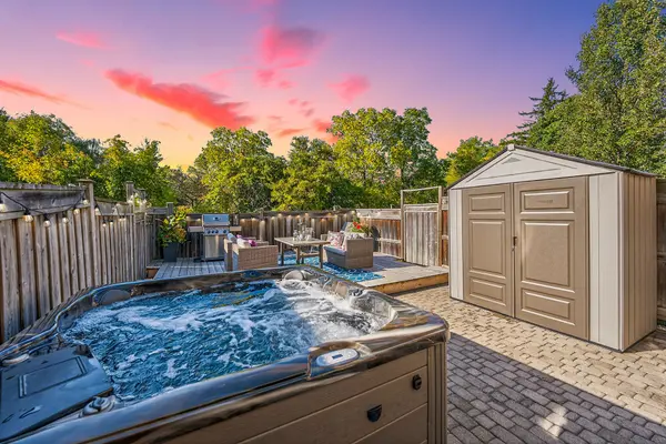 1491 Plains RD W #4, Burlington, ON L7T 4H1