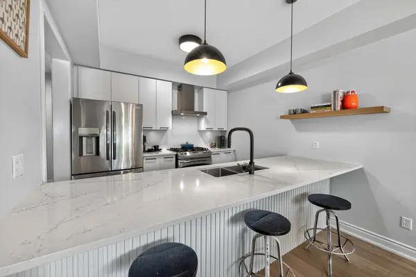 1491 Plains RD W #4, Burlington, ON L7T 4H1