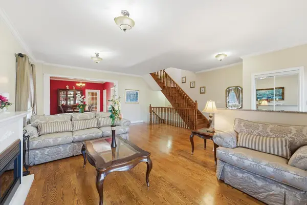 Toronto W03, ON M6M 1H8,229 Dunraven DR