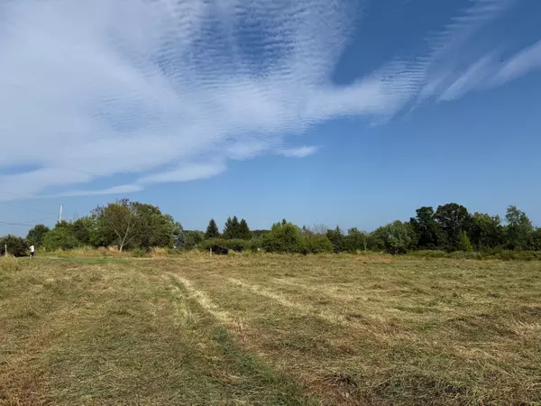 Front Of Leeds & Seeleys Bay, ON K7G 2V3,0 Pelow RD