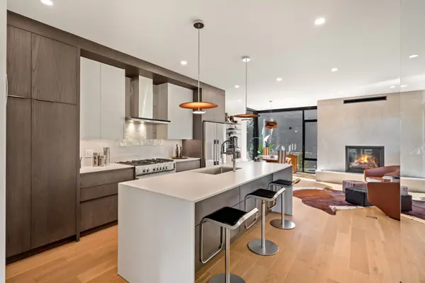 Dows Lake - Civic Hospital And Area, ON K2C 3M3,127 Peridot Private