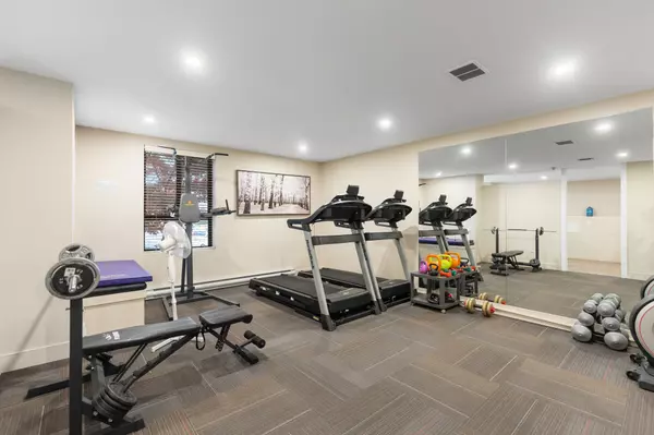 Kingston, ON K7M 7E7,334 Queen Mary RD #206