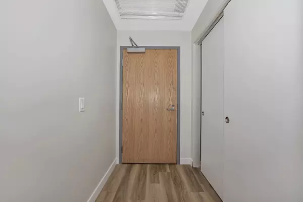 West Centre Town, ON K1Y 2W3,211 Armstrong ST #002