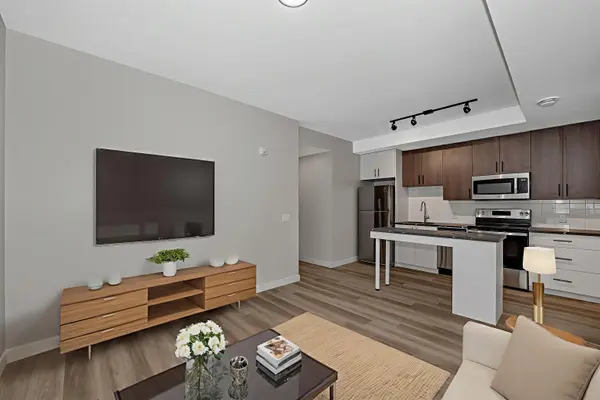 West Centre Town, ON K1Y 2W3,211 Armstrong ST #002