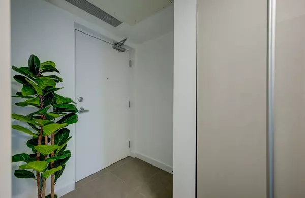 Waterloo, ON N2L 0H5,250 Albert ST #718