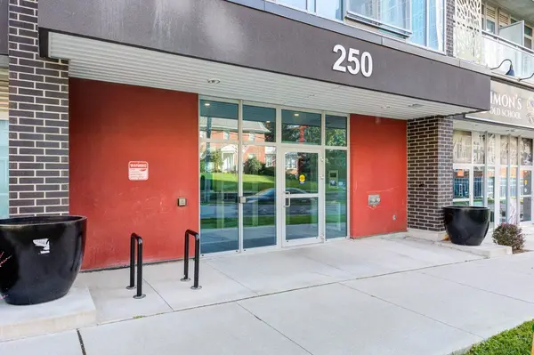 Waterloo, ON N2L 0H5,250 Albert ST #718