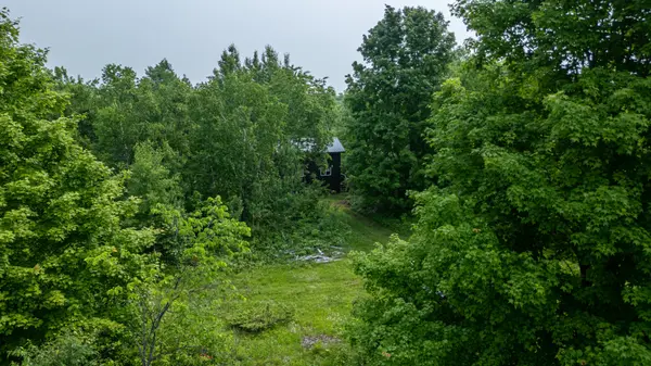 Rideau Lakes, ON K0G 1X0,384 Big Crosby Lake RD