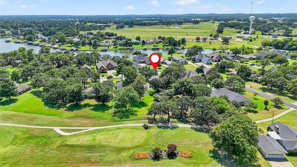 702 Kiowa Drive W, Lake Kiowa, TX 76240
